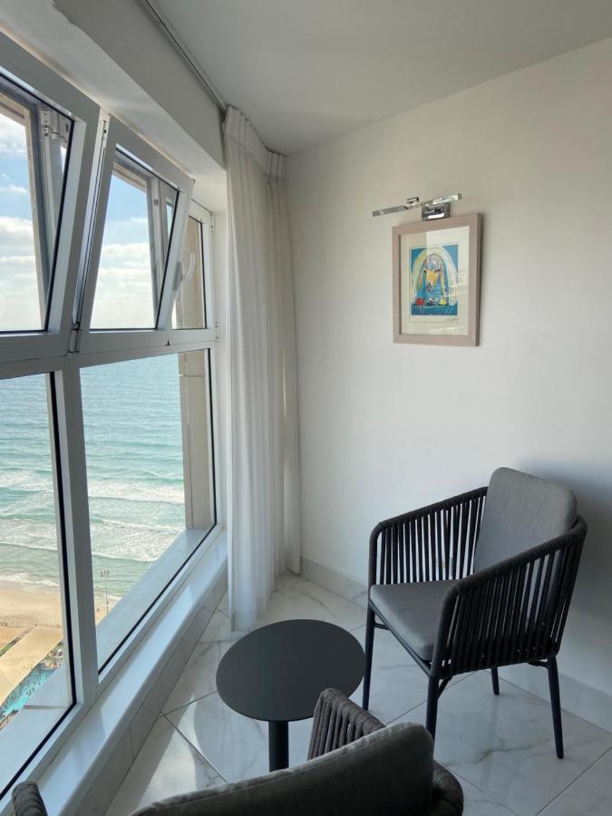 Amazing Suite On The Sea-סוויטה מדהימה על הים Bat Yam Bagian luar foto