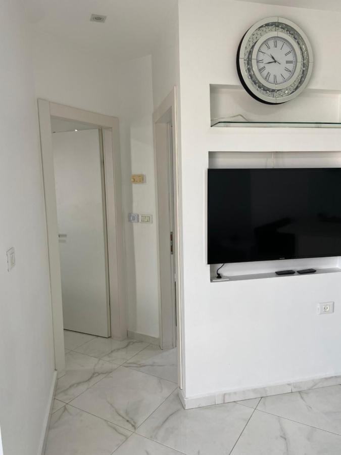 Amazing Suite On The Sea-סוויטה מדהימה על הים Bat Yam Bagian luar foto