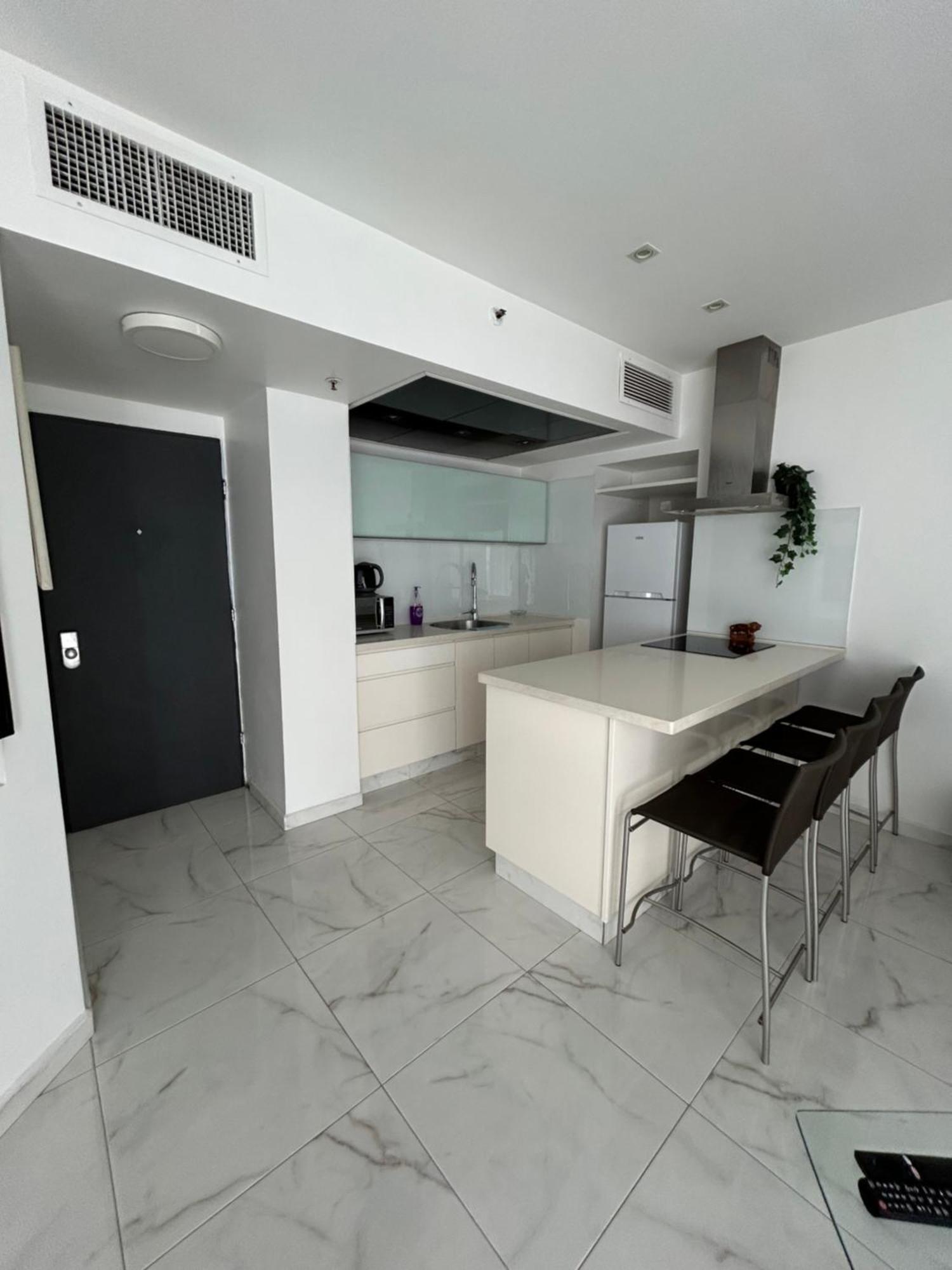 Amazing Suite On The Sea-סוויטה מדהימה על הים Bat Yam Bagian luar foto